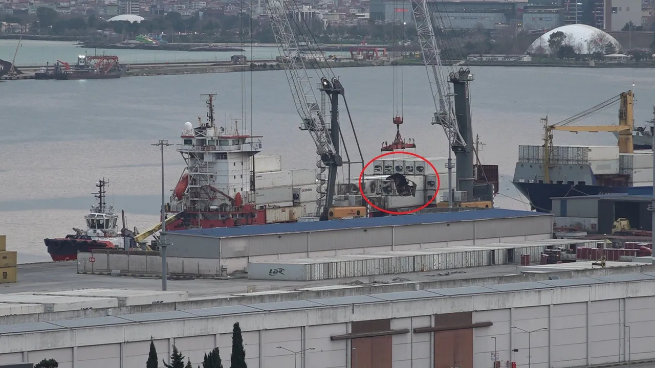 Karadeniz'de korku dolu anlar! Türklerin bulunduğu gemiye dron saldırısı