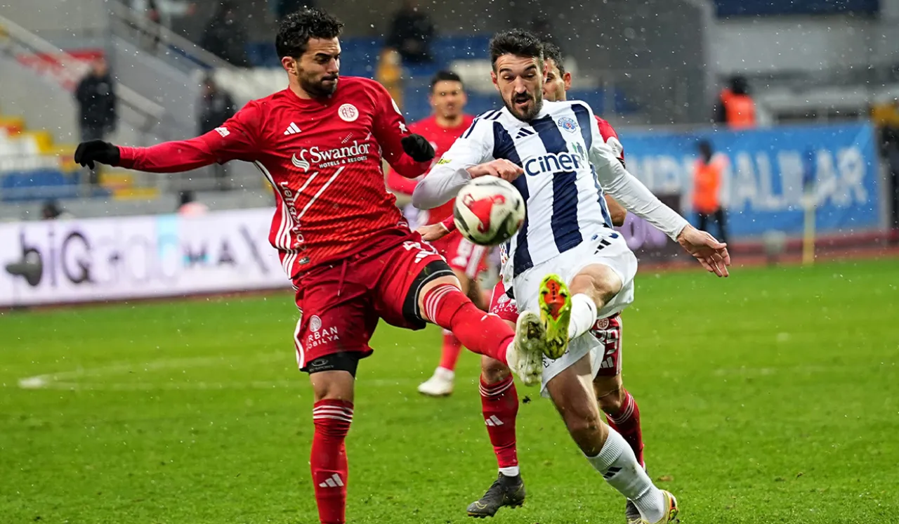 Kasımpaşa ve Antalyaspor golsüz berabere kaldı