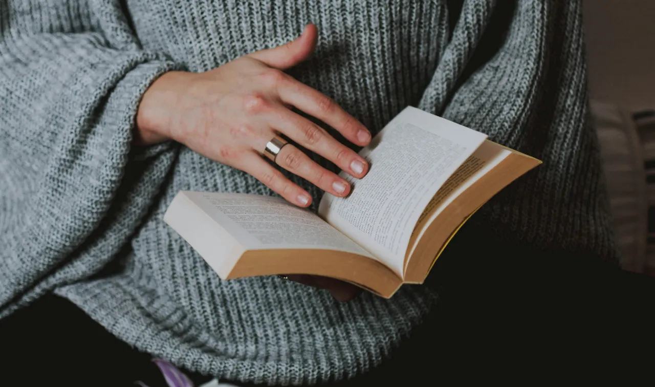 Okurlar, insanı yapay zekaya tercih etti! Yeni kitap tercihinde 'tanıdık tavsiyesi' ilk sırada