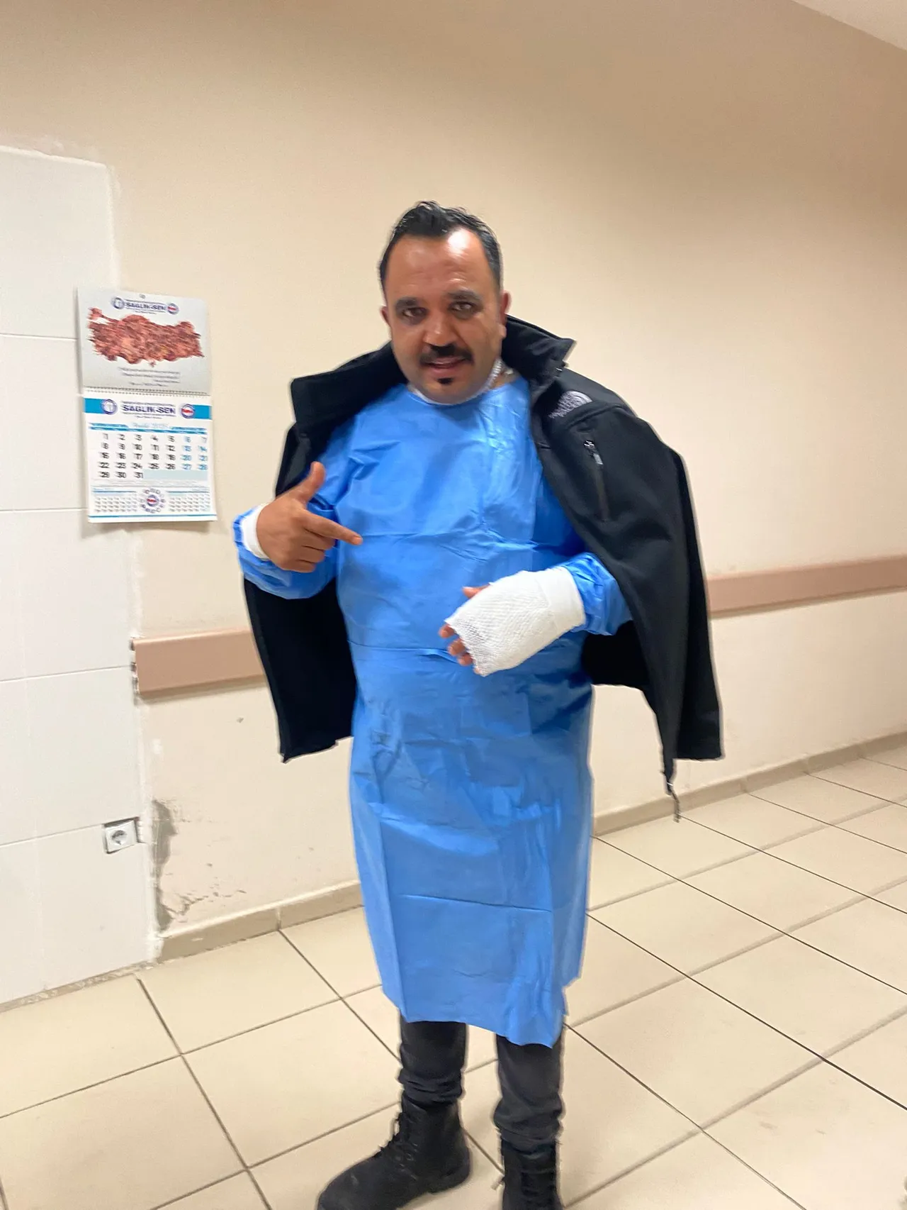 Sıcak suyu havaya attı, saniyeler sonra neye uğradığını şaşırdı