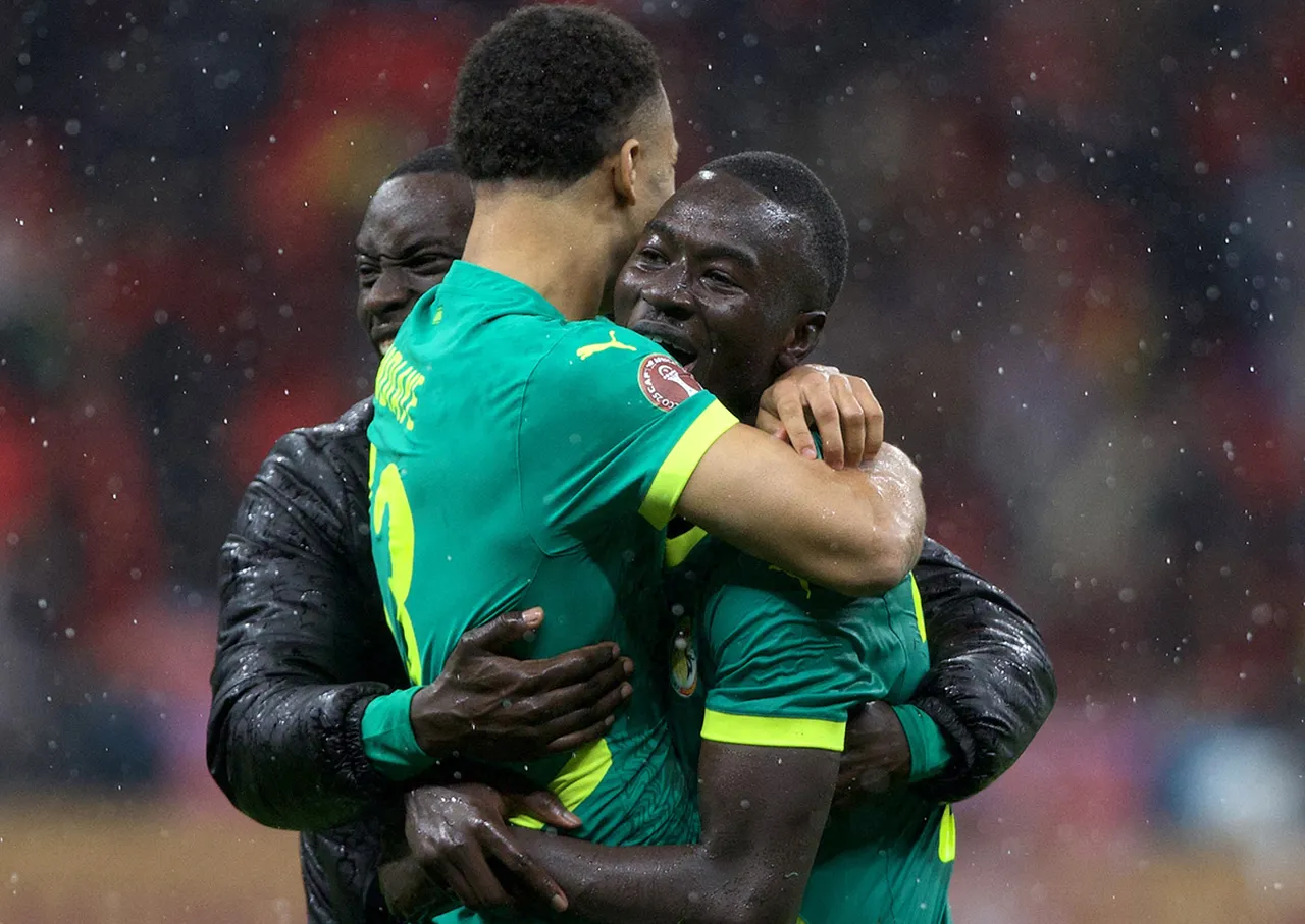 Senegalli futbolcular maç sonu büyük sevinç yaşadı