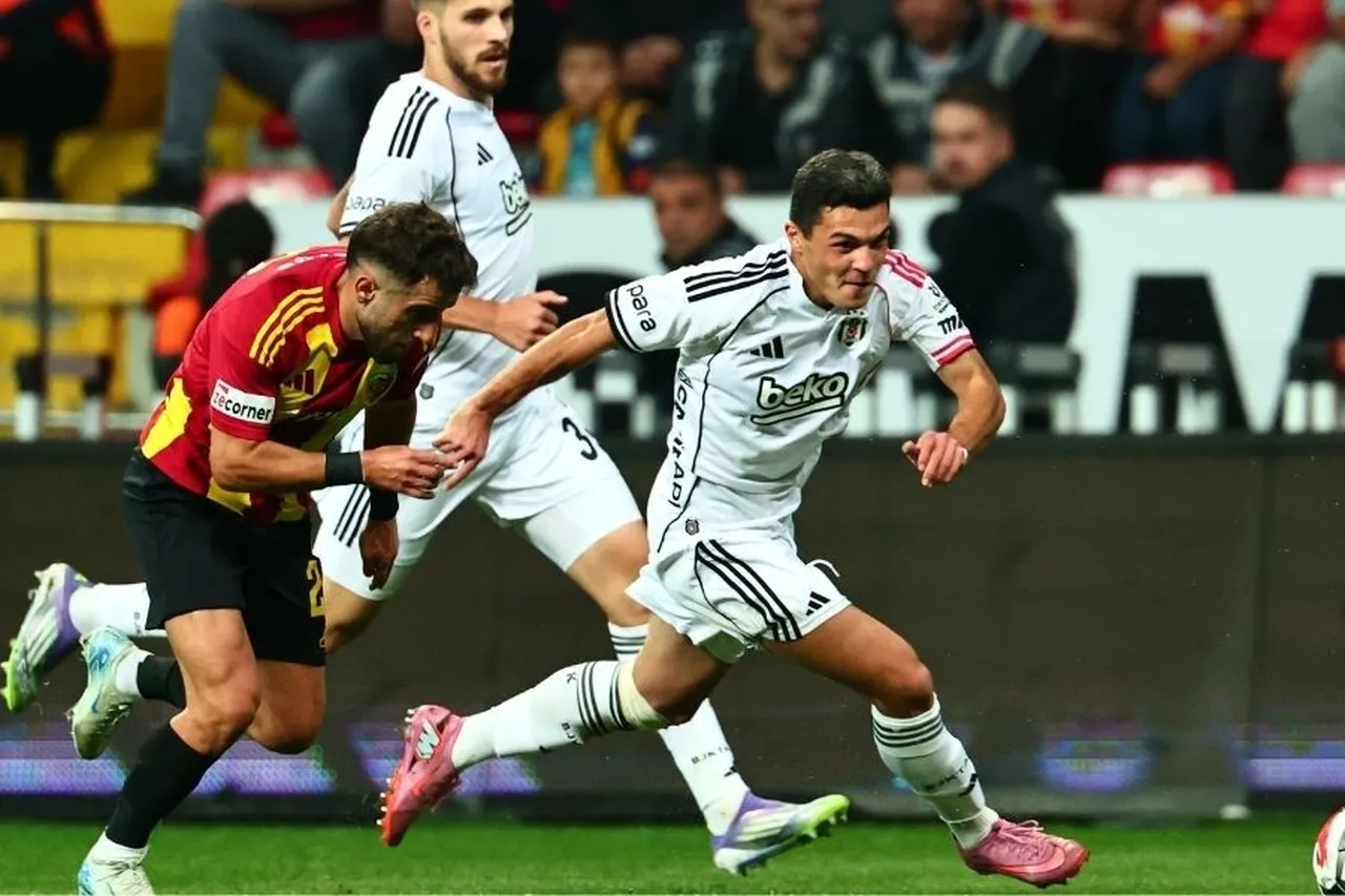 Beşiktaş maçı iptal mi oldu, ertelendi mi? Beşiktaş Kayserispor maçı günü kar yağışı etkili oldu!