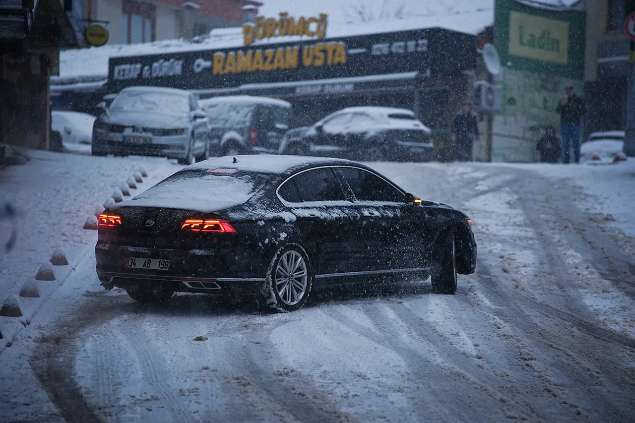 Havadan, karadan, denizden tüm ulaşımlar durdu! İstanbullular dikkat yeni açıklama var