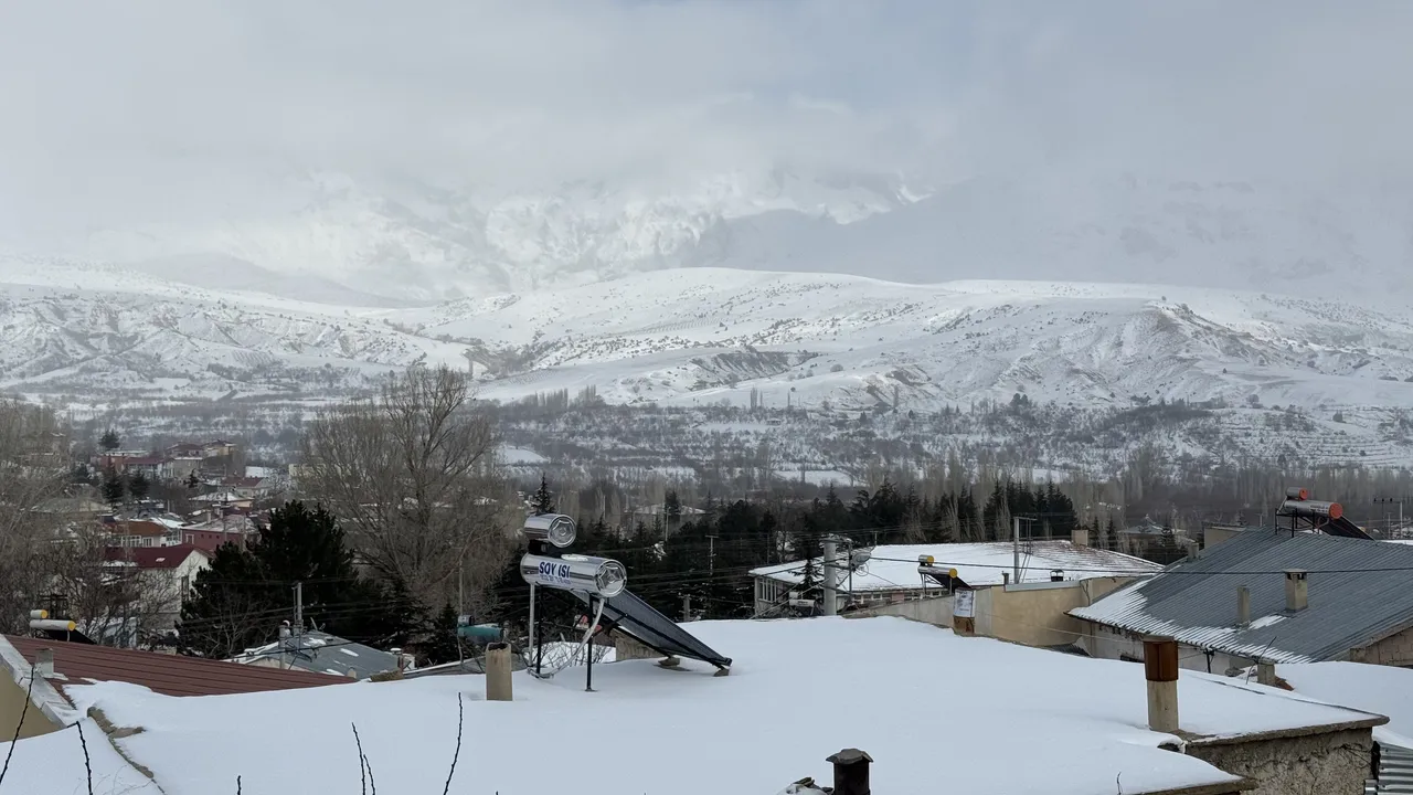 Son 52 yılın en kurak mevsimini yaşayan kent! Kar yağışı Adanalı çiftçileri umutlandırdı