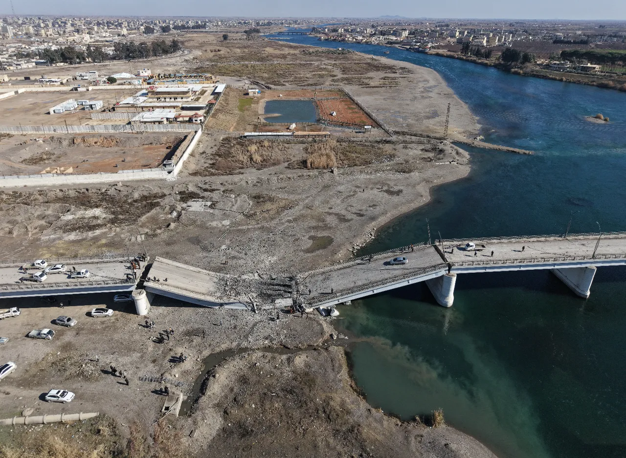 Suriye’de YPG tahribatı görüntülendi: Köprüleri yıkarak kaçtılar!