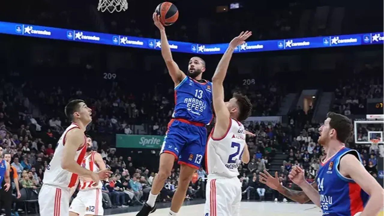 Anadolu Efes - Kızılyıldız maçı hangi kanalda, saat kaçta? EuroLeague heyecanı bu akşam!