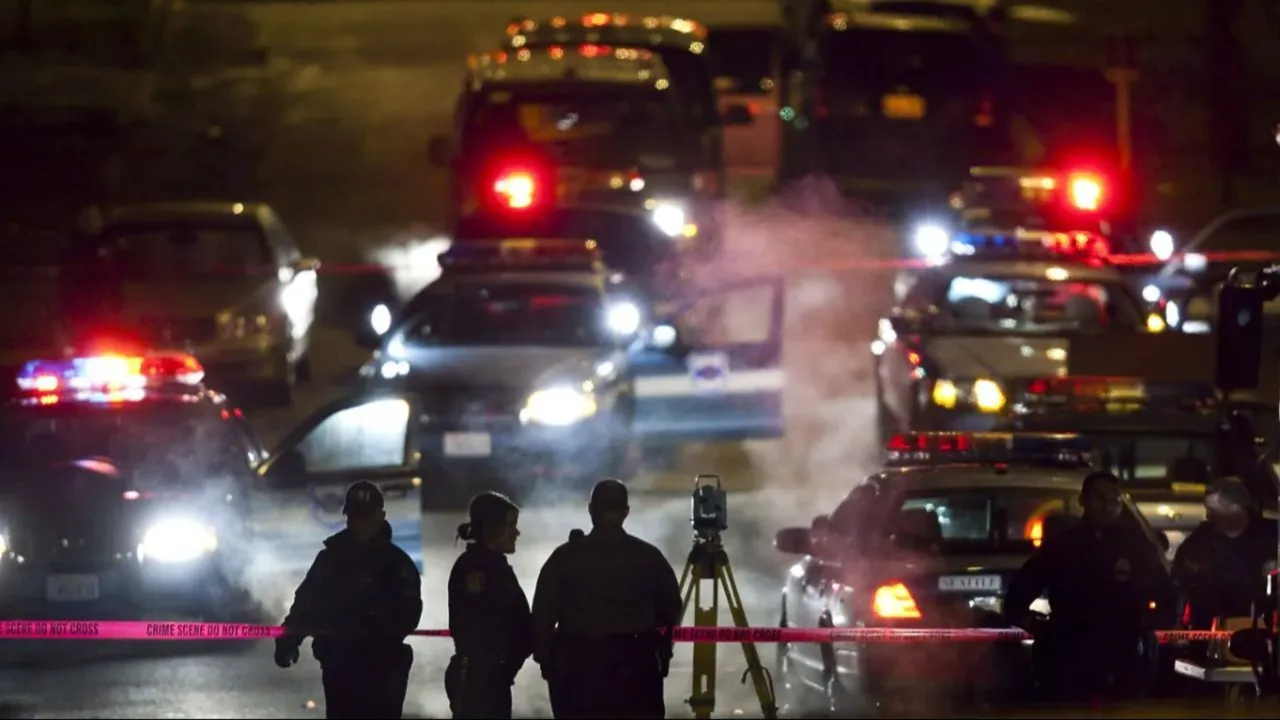 Avrupa'daki yeni yıl kutlamaları faciaya dönüştü! Yüzlerce ev ve araç ateşe verildi: Çok sayıda can kaybı var