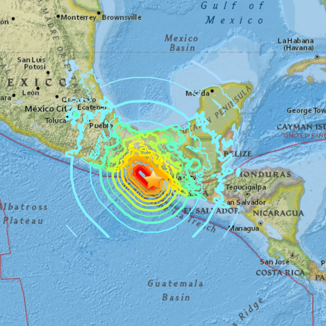 Dünya beşik gibi! Meksika'da şiddetli deprem