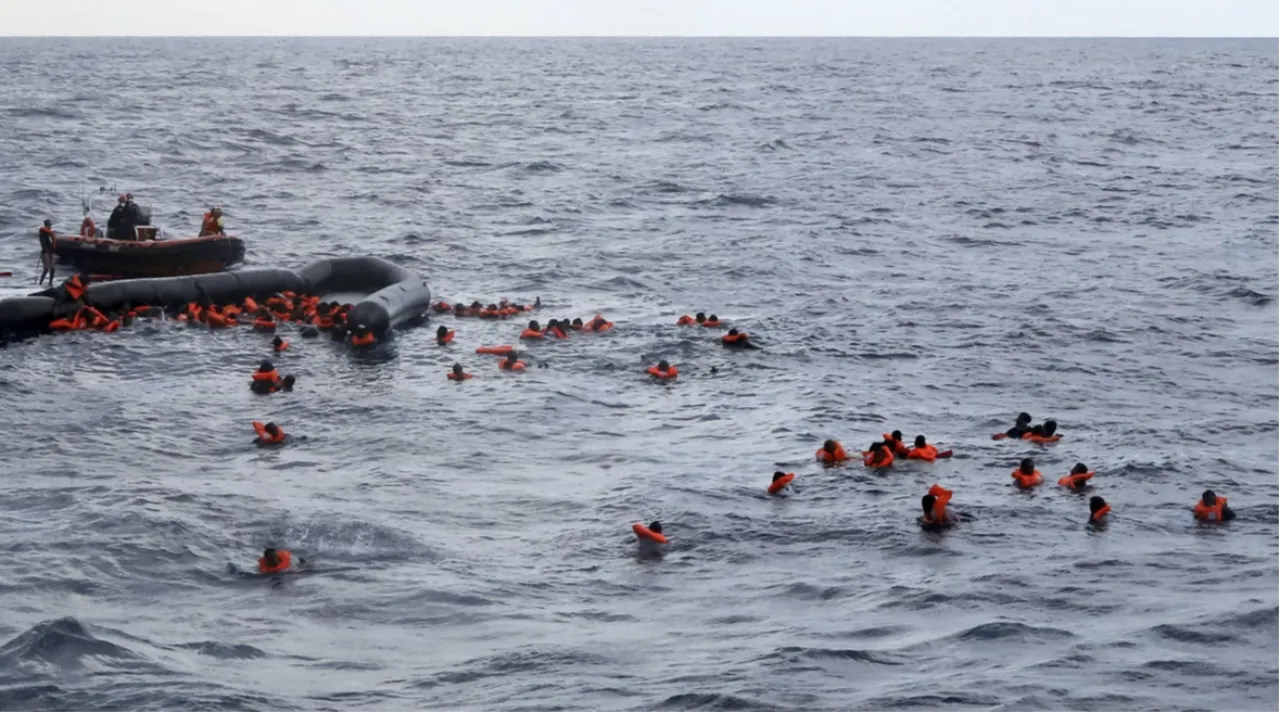 Gambiya açıklarında mülteci faciası: 7 ölü, 96 kurtarıldı