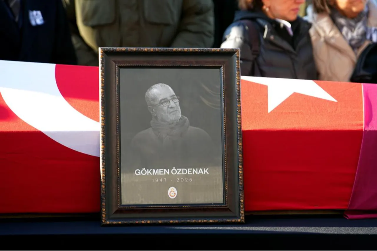 Gökmen Özdenak, Galatasaray'da 1967-1980 yılları arasında forma giydi