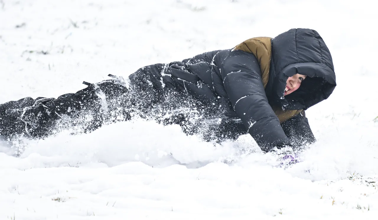 Hafta sonu hava nasıl olacak? Meteoroloji bölge bölge uyardı: Buzlanma, sağanak, kar yağışı...