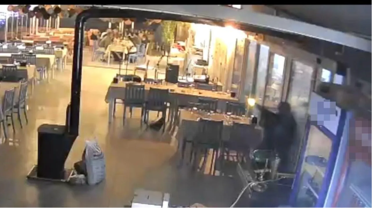 İstediği içki verilmeyince dehşet saçtı! Korku dolu anlar kamerada