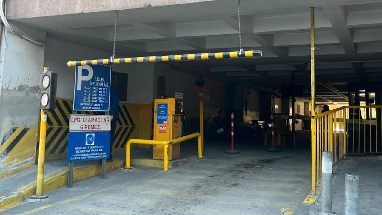 İzmir'de otoparklara rekor zam! Kısa süreli park bile cep yakıyor