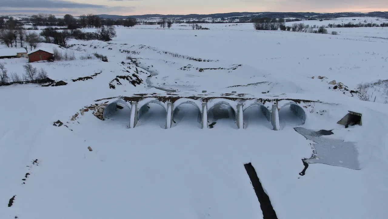 Kastamonu’da dondurucu soğuk! Çaylar ve barajlar buz tuttu