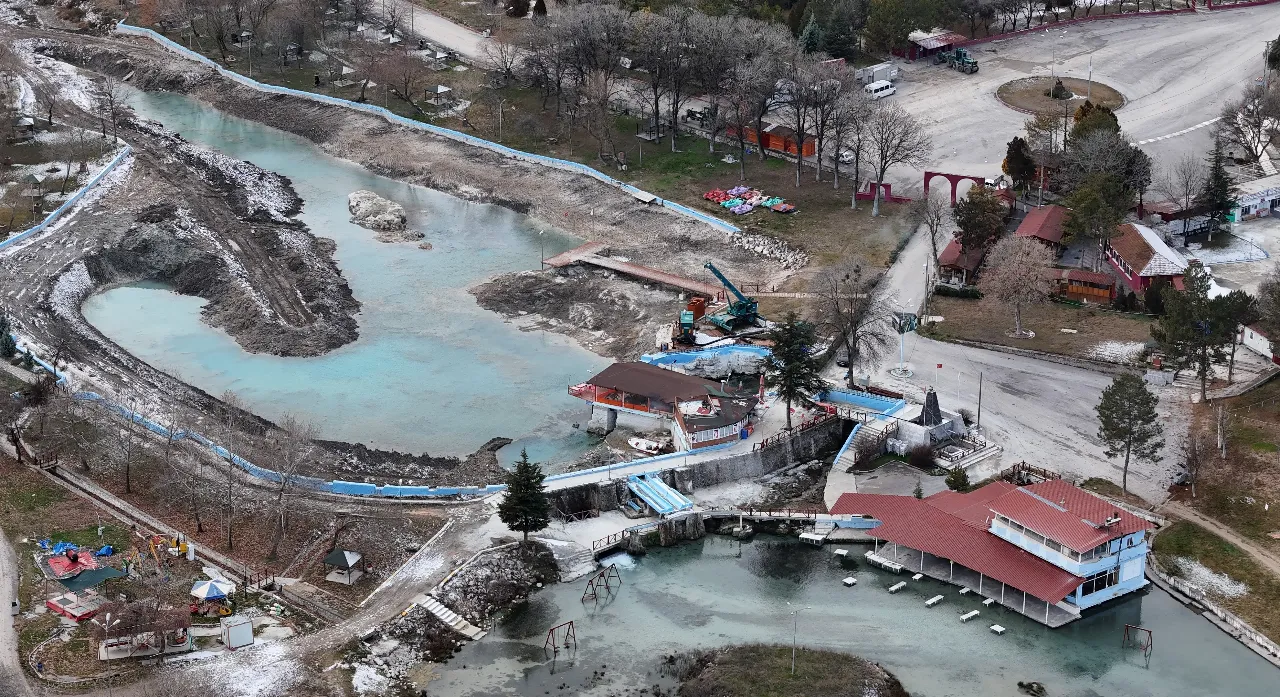 Kuruyan Sakarya Nehrinin doğduğu nokta da DSİnin çalışmaları devam ediyor