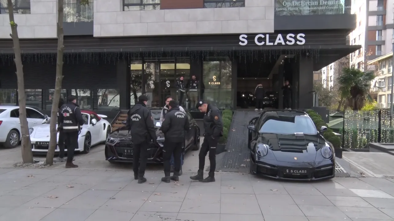 Lüks otomobil galesinde 11 milyar liralık vurgun iddiası! Polis işletmeye operasyon düzenledi