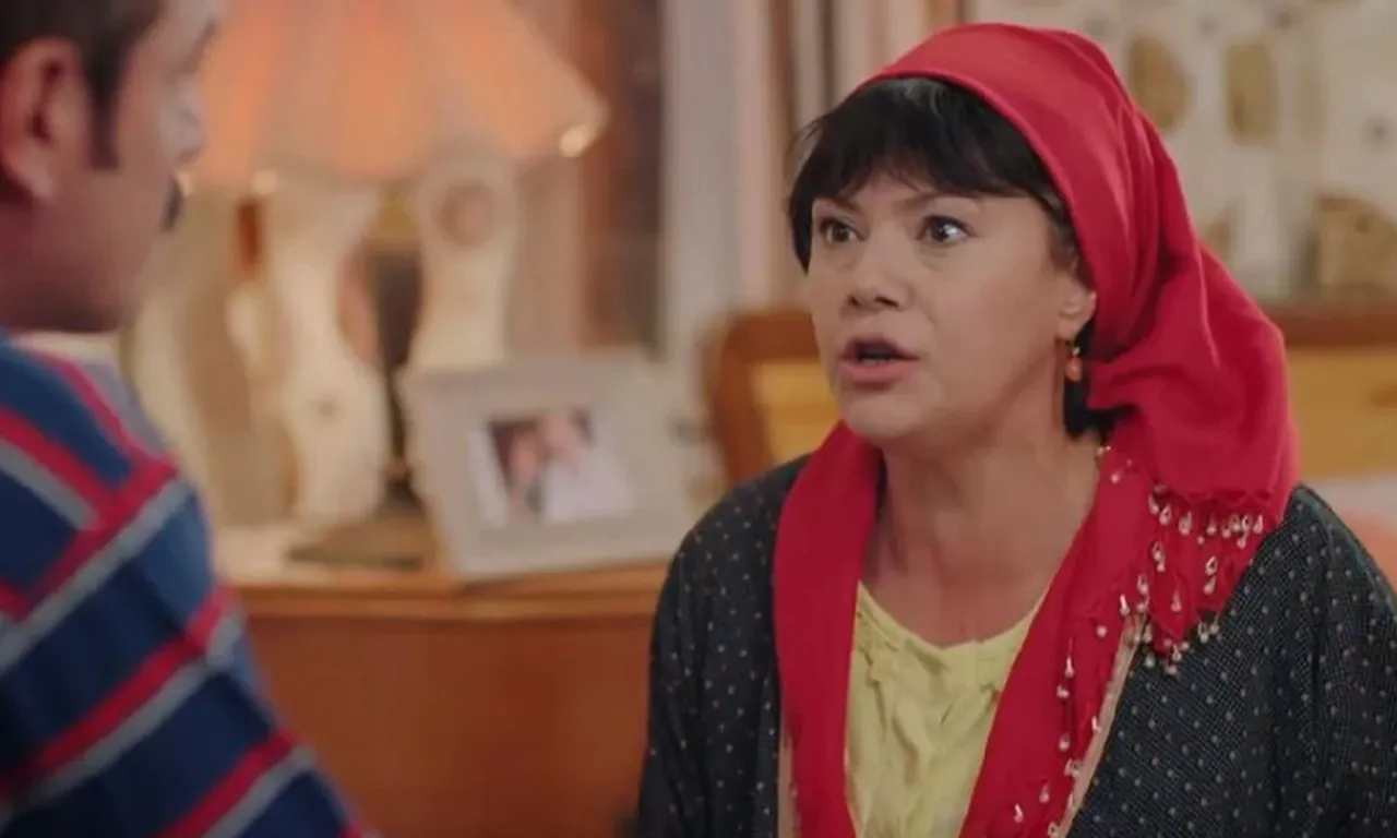 Oyuncu Mehtap Bayri hobisini ticarete çevirdi! Yarım litresini 825 TL’den satıyor