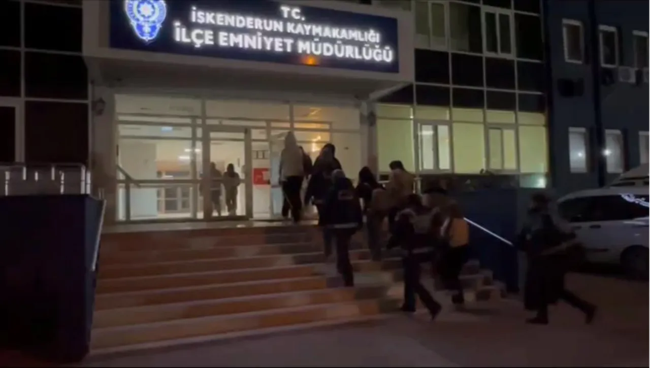 SPA ve masaj salonları denetlendi! 9 kadın sınır dışı edilecek