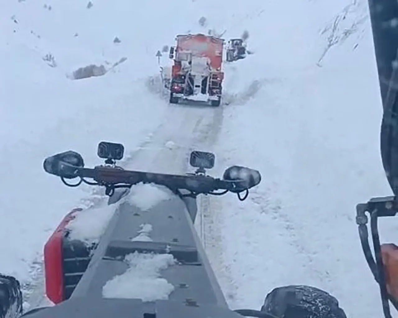 Van Çatakta 24 saate 6 çığ düştü