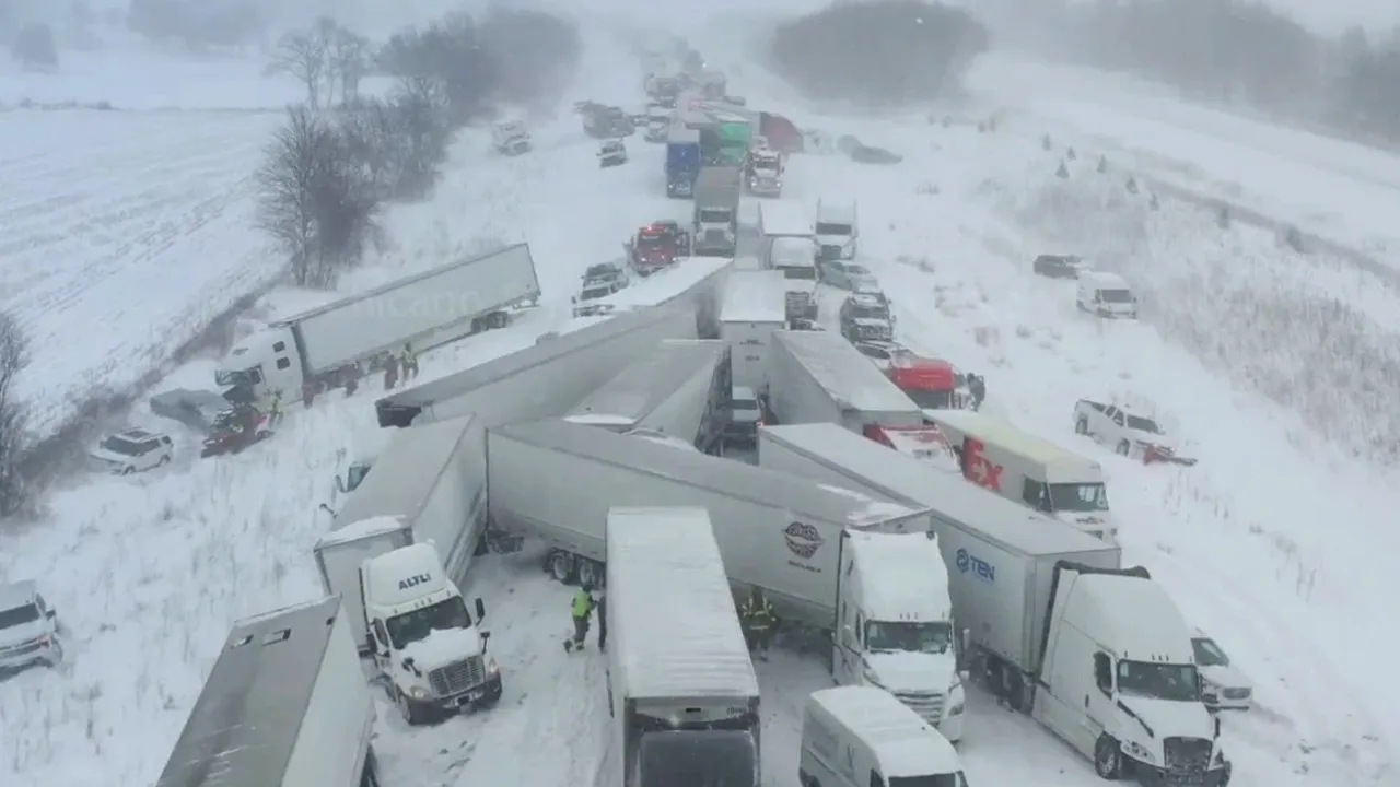 ABD'de zincirleme kaza! 100 araç birbirine girdi, çok sayıda yaralı var