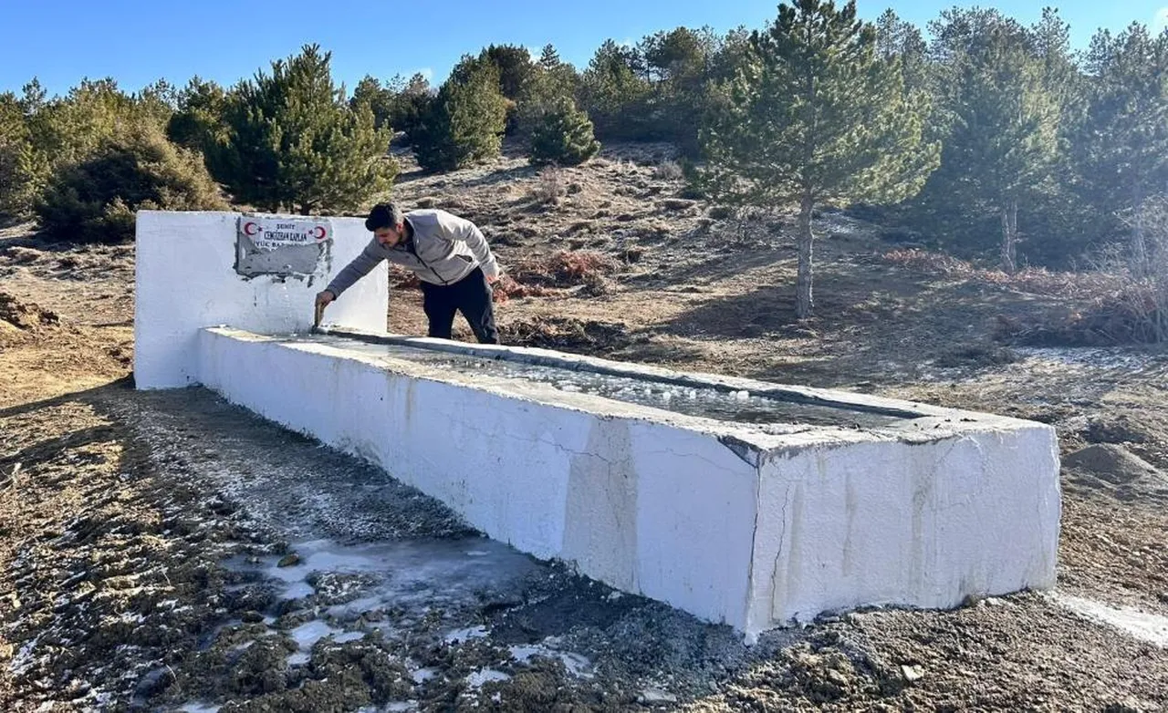 Ankara'da şehit anıtına alçak saldırı! Ailesi ölümle tehdit edildi