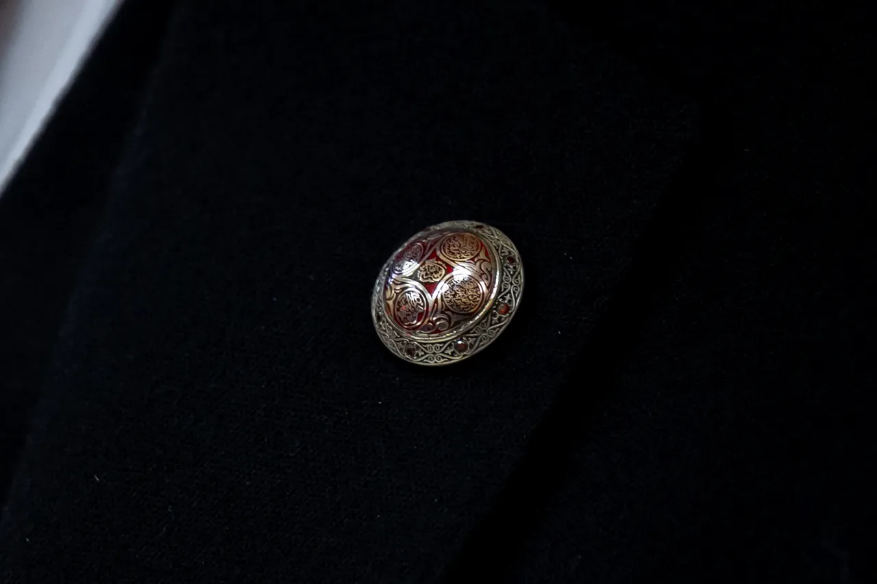 Bahçeli'nin yüzüğü ve rozetindeki gizli sır: Fettahoğulları mührü ve sureler var