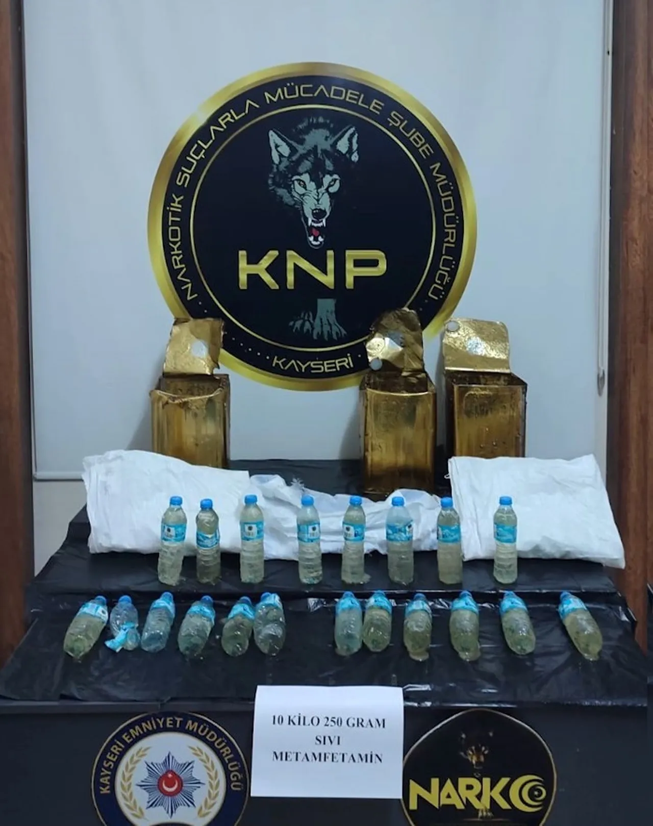 Bal tenekelerinde uyuşturucuyla yakalanan şüpheliden şoke eden itiraf: Ev teklif ettiler