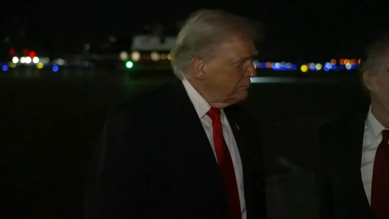 Davos yolunda Trump, Macron’dan gelen mesajı paylaştı:  Kimse onu istemiyor, görevden ayrılacak