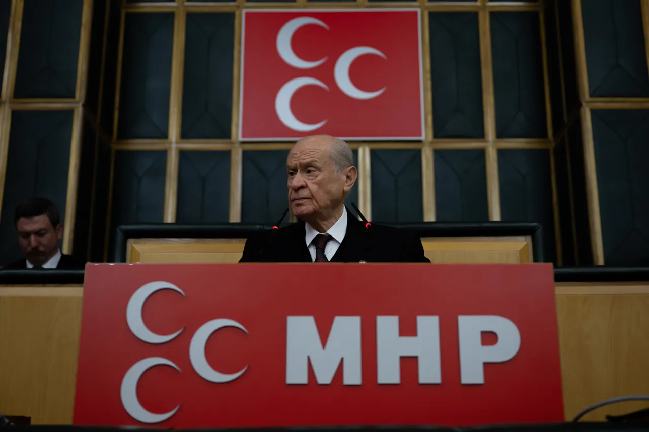 Devlet Bahçeli'den 'Suriye' açıklaması! "Fırat'ın doğusu da temizlenmeli"