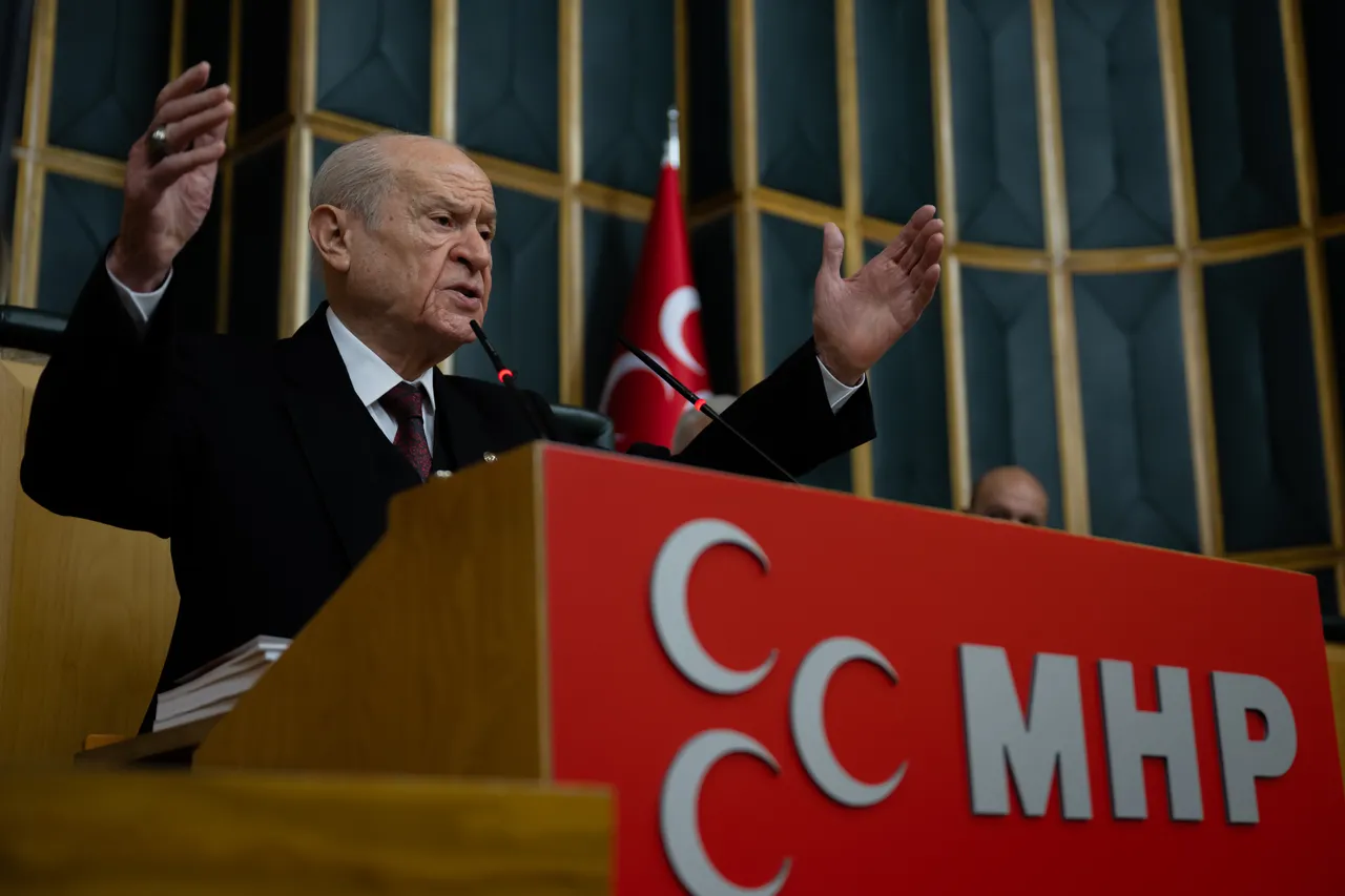 Devlet Bahçeli'den 'Suriye' açıklaması! "Fırat'ın doğusu da temizlenmeli"