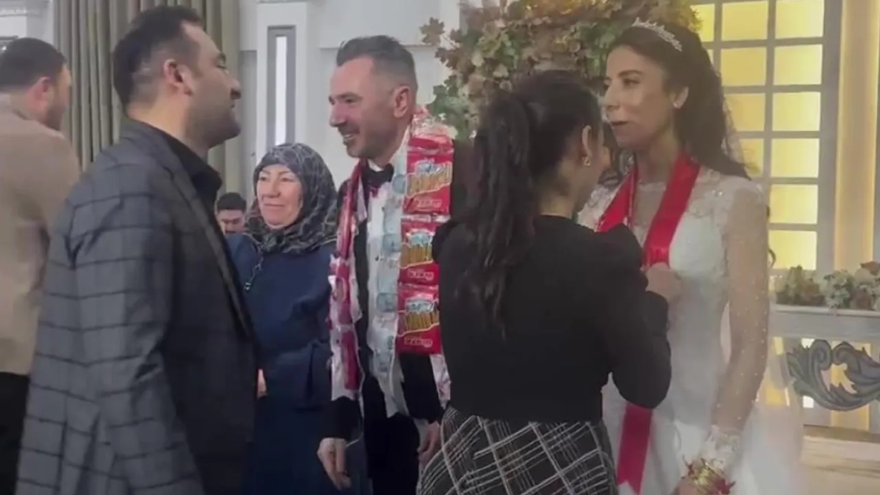 Düğünde akılalmaz takı! Herkes altın bekliyordu, konuklar bile şaşırdı