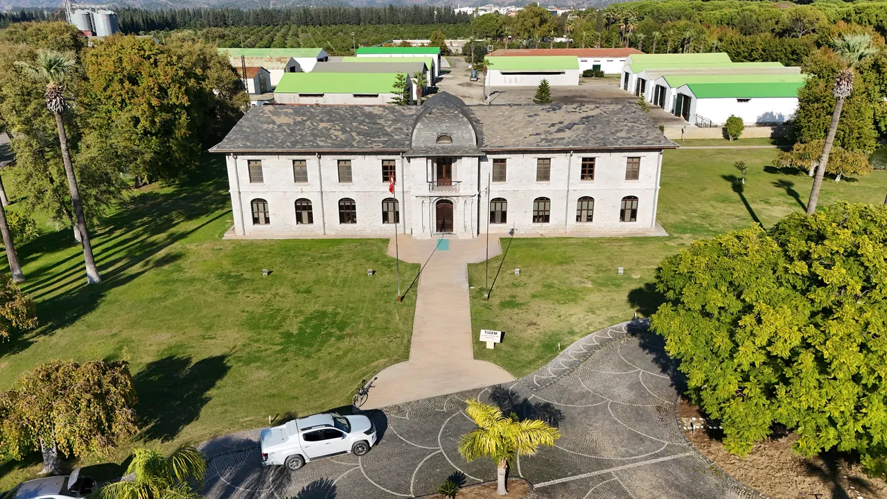 Dünyanın tren geçmeyen tek istasyonu! Asıl yapılış amacı şaşırttı