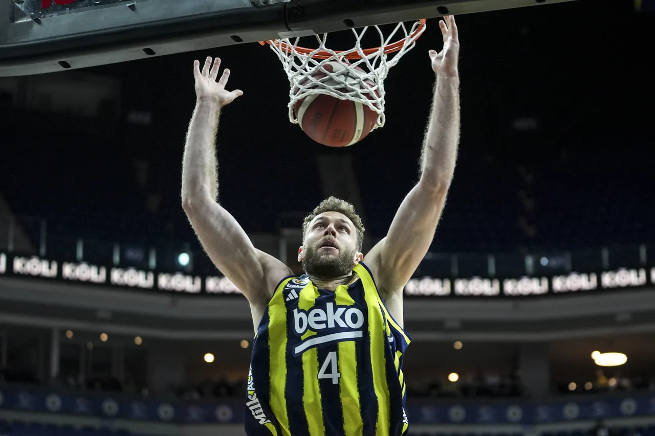 Fenerbahçe, Basketbol EuroLeague'in 23. haftasında yarın İtalya ekibi Virtus Bologna'ya konuk