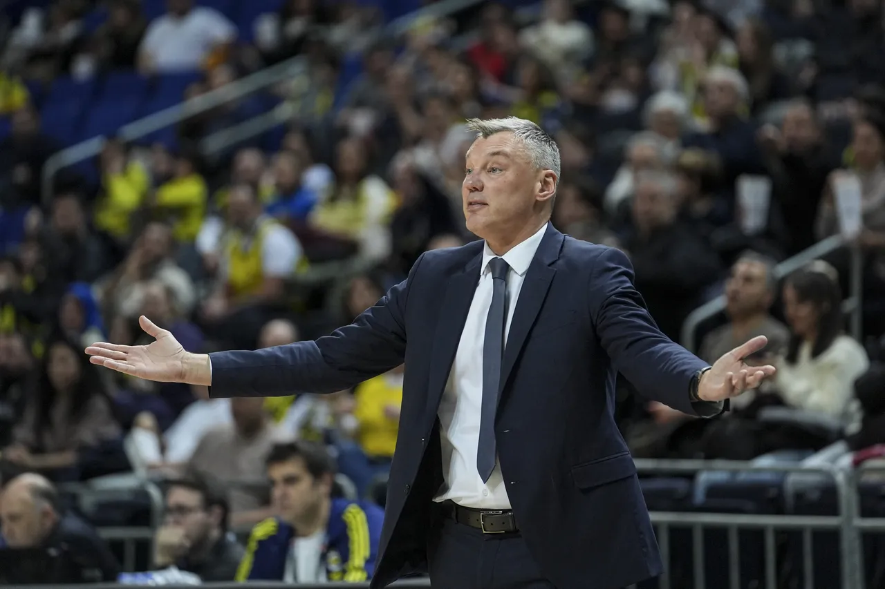 Sarunas Jasikevicius yönetimindeki Fenerbahçe Beko, Virtus Bologna'ya üstünlük kurarak çıkışını sürdürmeye çalışacak
