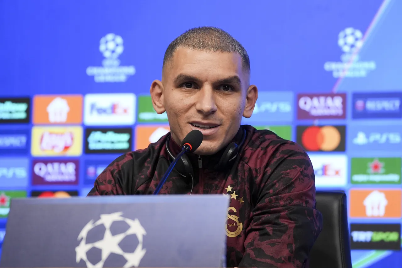Torreira'nın, Galatasaray'la 30 Haziran 2028 tarihine kadar sözleşmesi bulunuyor