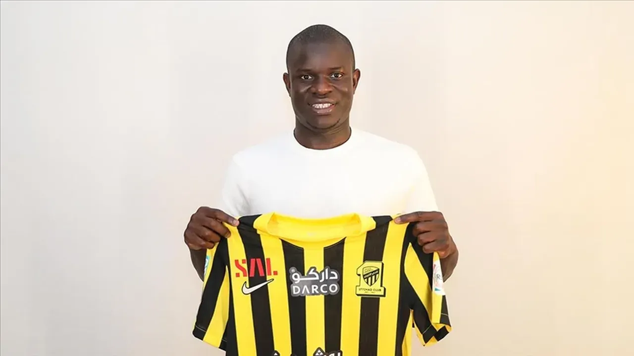 Fenerbahçe, orta sahayı güçlendirmek amacıyla N’Golo Kanté’ye teklif yaptı