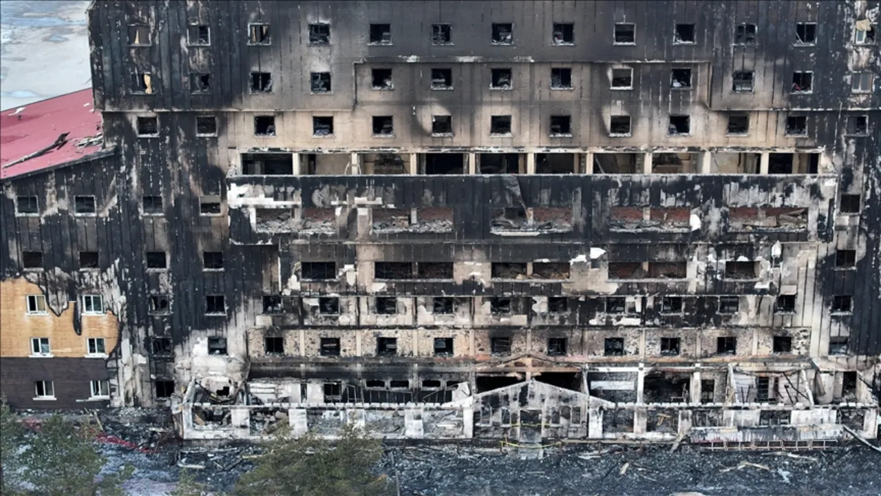 Saatler 03.16'da durdu! Grand Kartal Otel faciasında 1 yıl geride kaldı