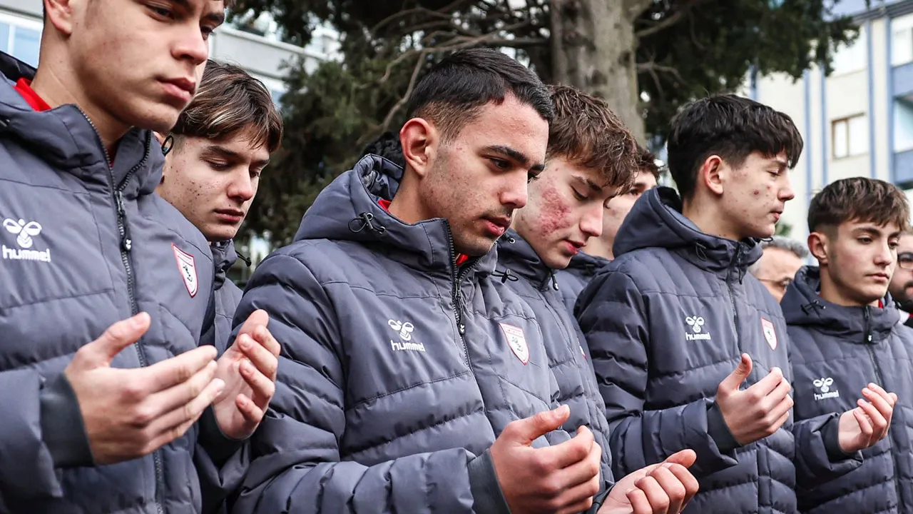 Samsunspor'dan "futbol şehitleri" için sessiz yürüyüş