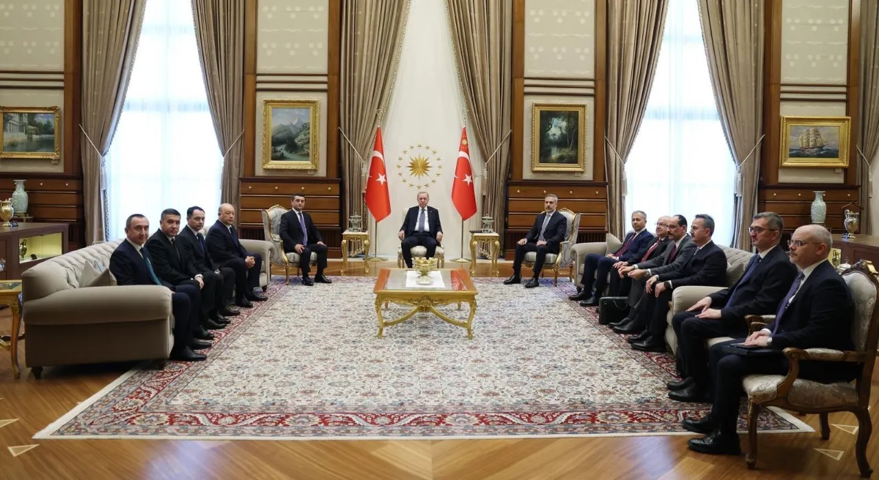 Stratejik iş birliği güçleniyor! Cumhurbaşkanı Erdoğan, Özbekistan heyetini kabul etti