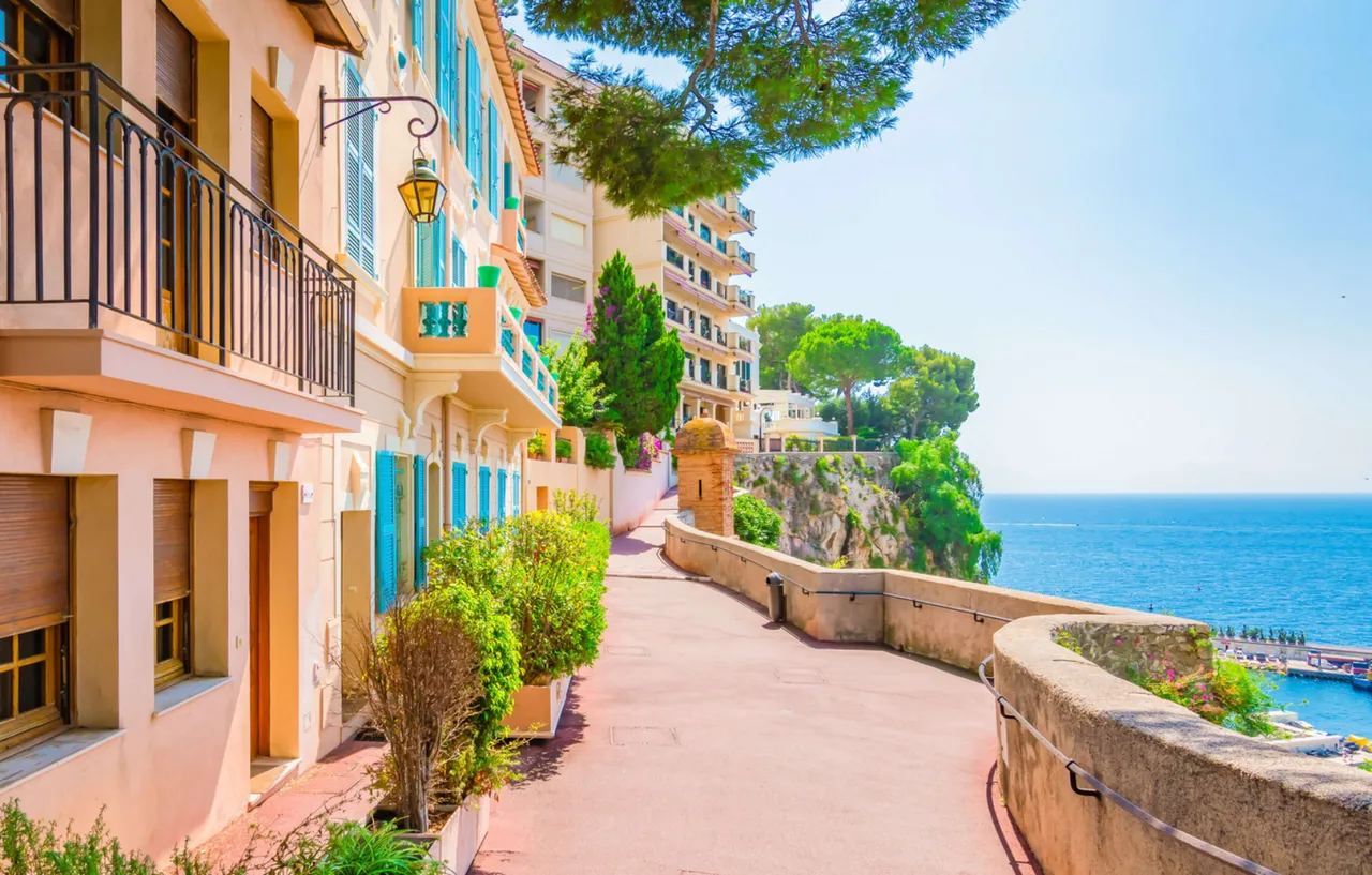 Ülkenin tamamını dolaşmak 20 dakika sürüyor! Dünyanın en küçük ülkeleri listelendi