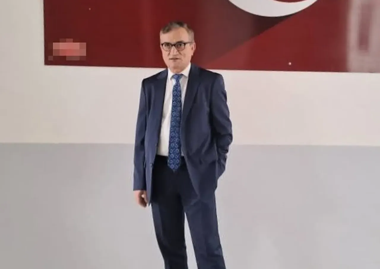 Üniversitede skandal! Kayıtları değiştiren personel tutuklandı