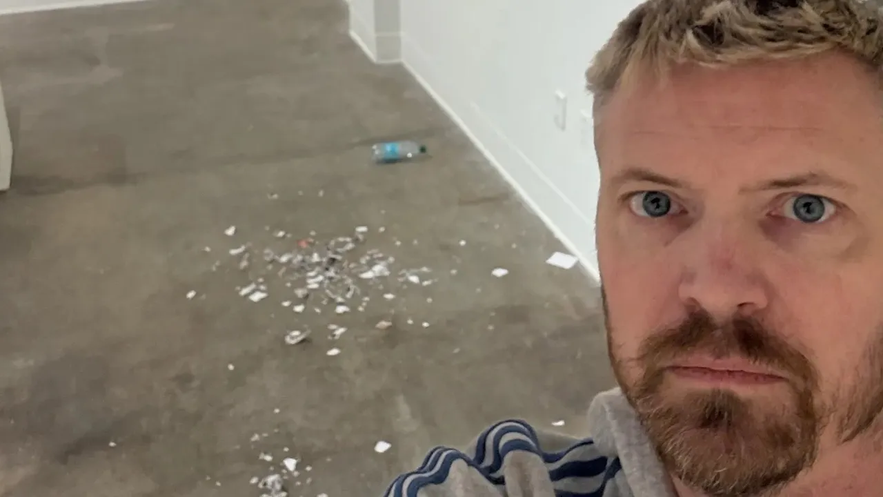 Yapay zekâ eserini yiyerek protesto etti