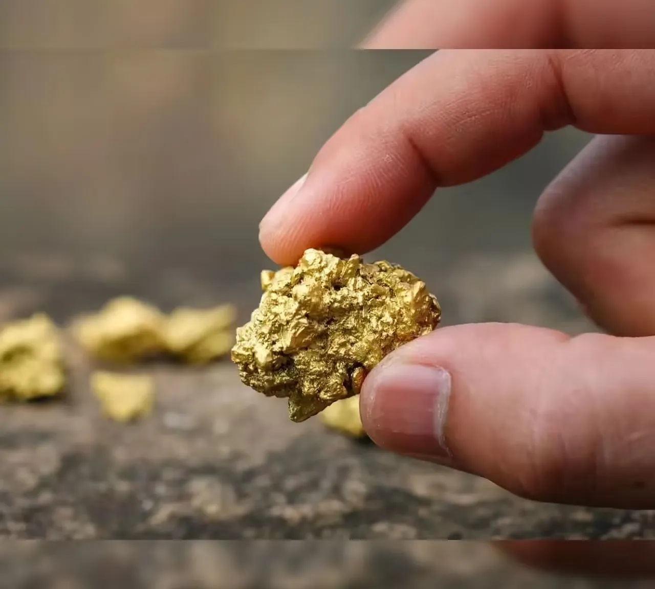 Yer altında gizli servet ortaya çıktı! Altın volkanlarla yüzeye taşınıyor