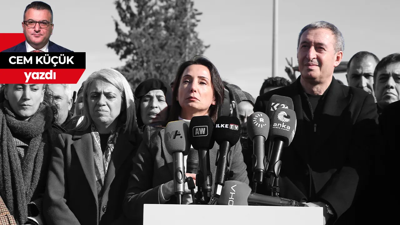 DEM'İN SAÇMALIKLARI BİTMİYOR!