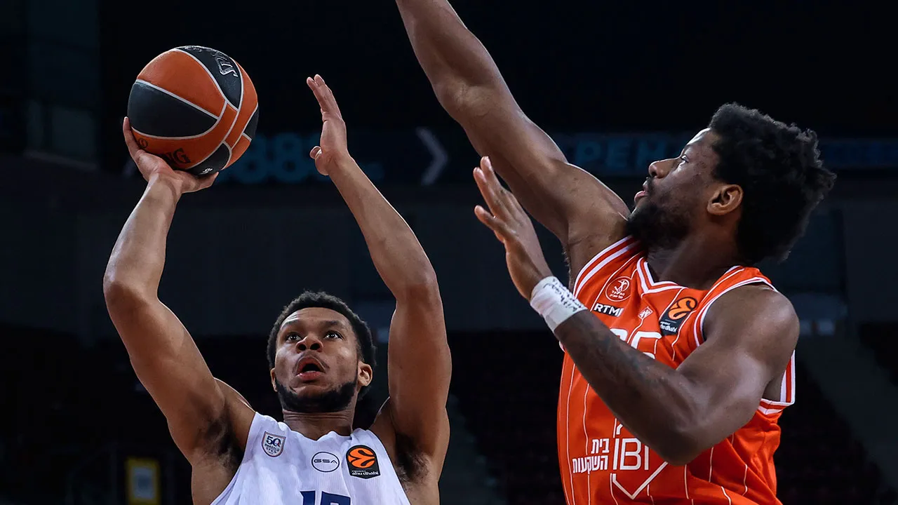 Anadolu Efes, EuroLeague'de üst üste 7. yenilgisini aldı