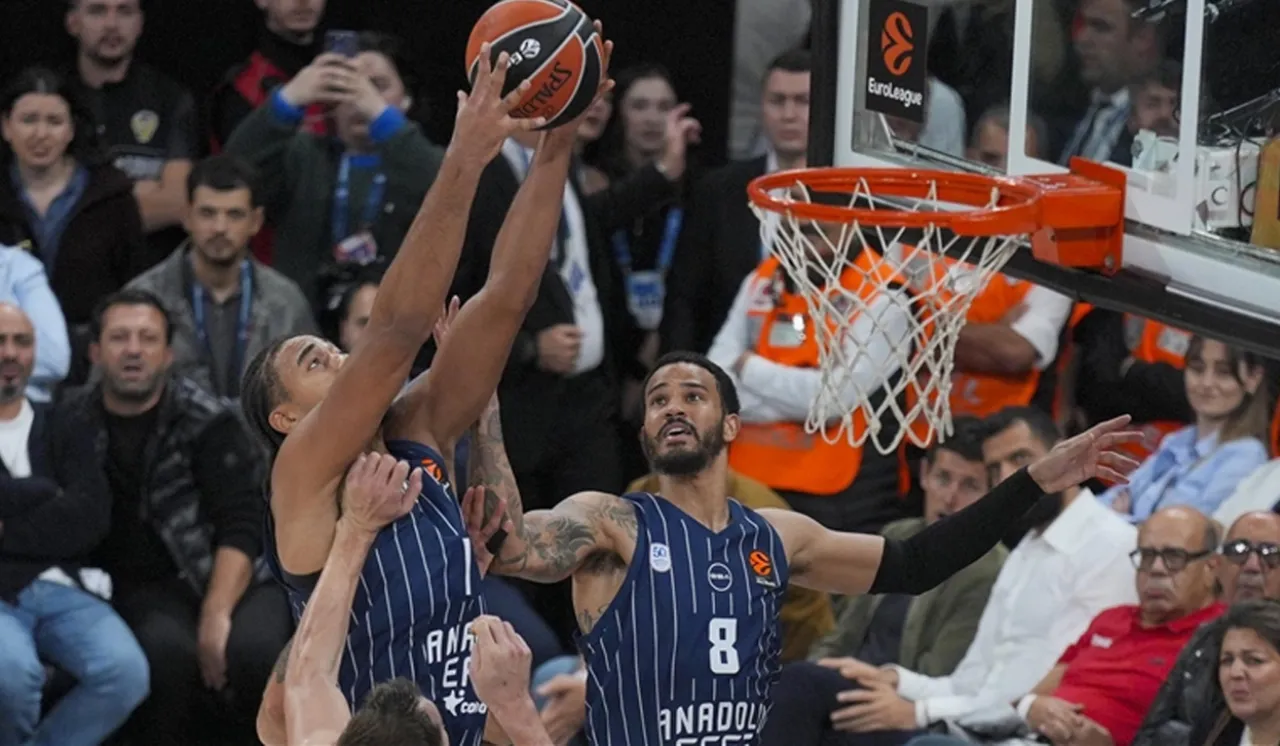 Anadolu Efes, EuroLeague'de yarın Olympiakos'u ağırlayacak