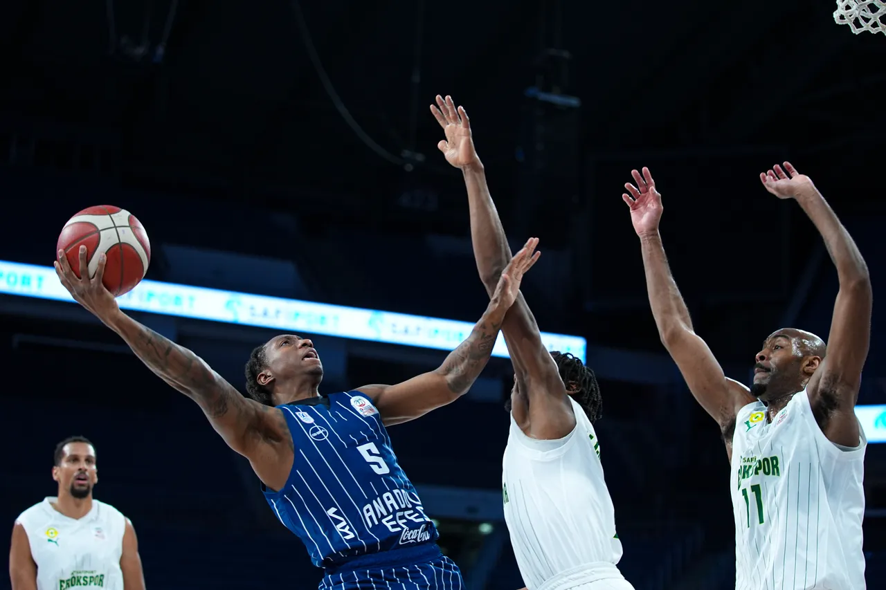 Anadolu Efes, Olympiakos mücadelesiyle Avrupa kupalarında 899'uncu kez sahne alacak