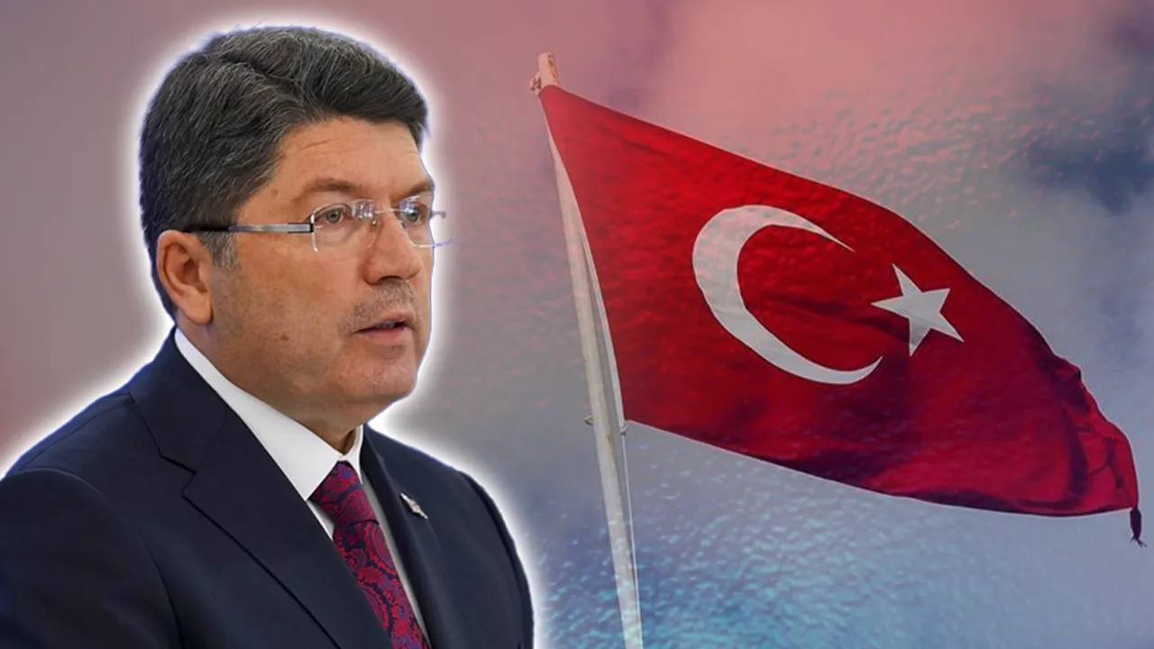 Bakan Yılmaz Tunç açıkladı! Türk bayrağına saldırıda 14 gözaltı