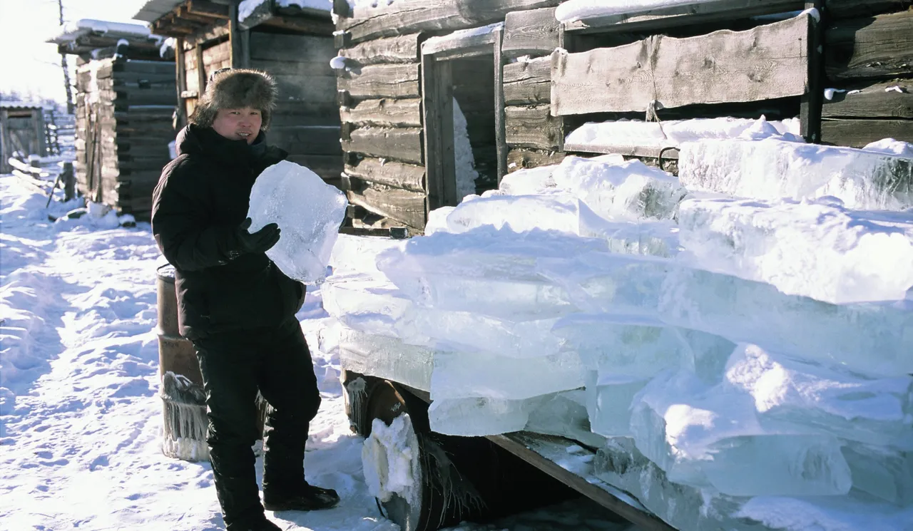 Dünyanın en soğuk köyü Oymyakon'da -71 derecede hayat: Motorlar durdurulmuyor, balıklar 30 saniyede donuyor