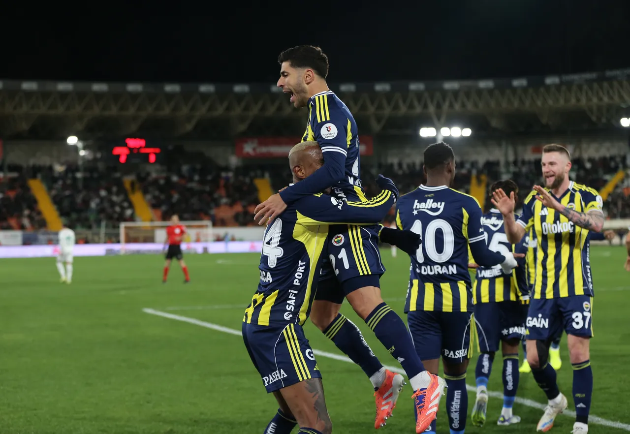 Fenerbahçe, UEFA Avrupa Ligi’nde yarın İngiliz temsilcisi Aston Villa’yı konuk edecek